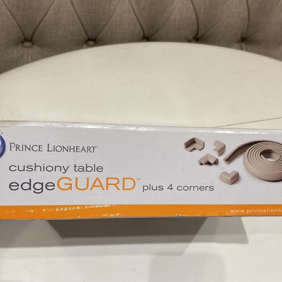 Table edge guards - Picture 3 of 3